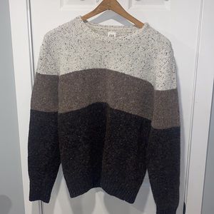 Gap pullover sweater